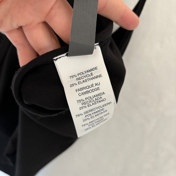 Vuori womens black all the feels tank crop racerback pullover size Large NWT - Picture 9 of 10